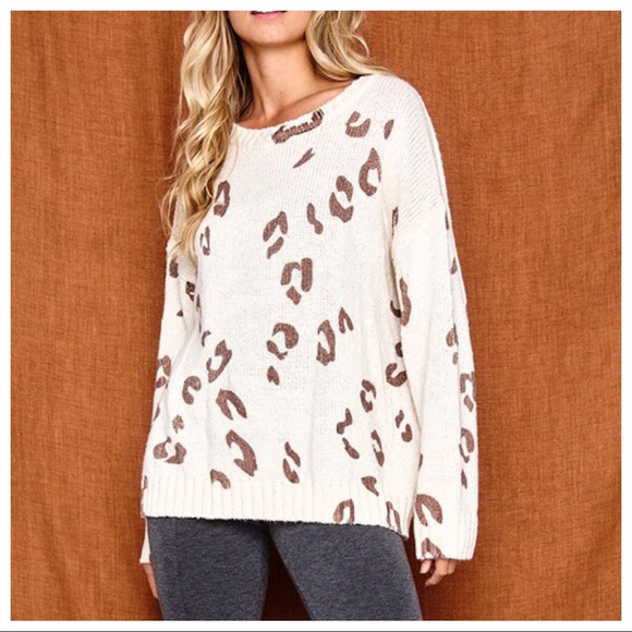 Most Fabulous Soft Leopard Peint Sweater - Picture 7 of 7